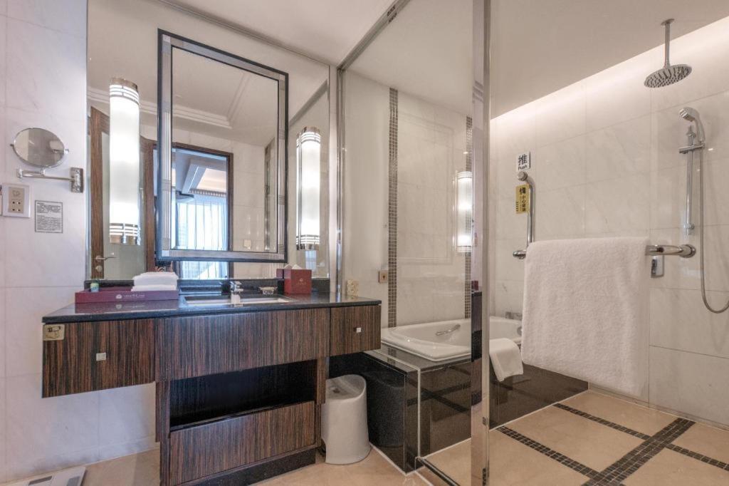 Grand Soluxe Zhongyou Hotel Şanghay Dış mekan fotoğraf
