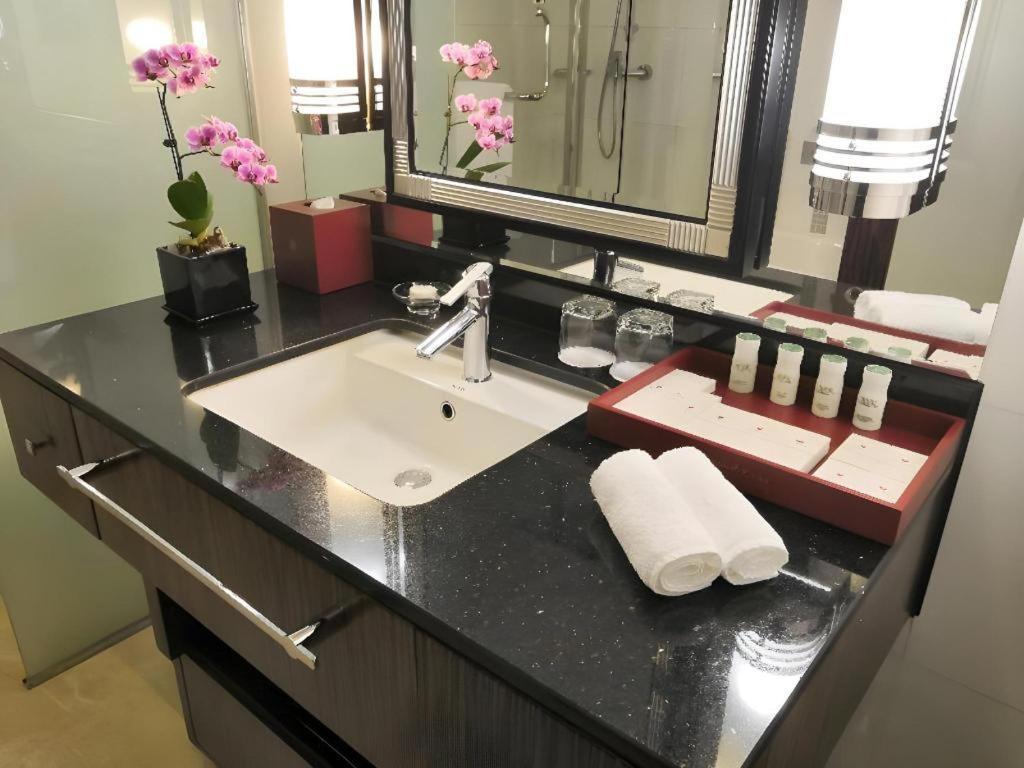 Grand Soluxe Zhongyou Hotel Şanghay Dış mekan fotoğraf